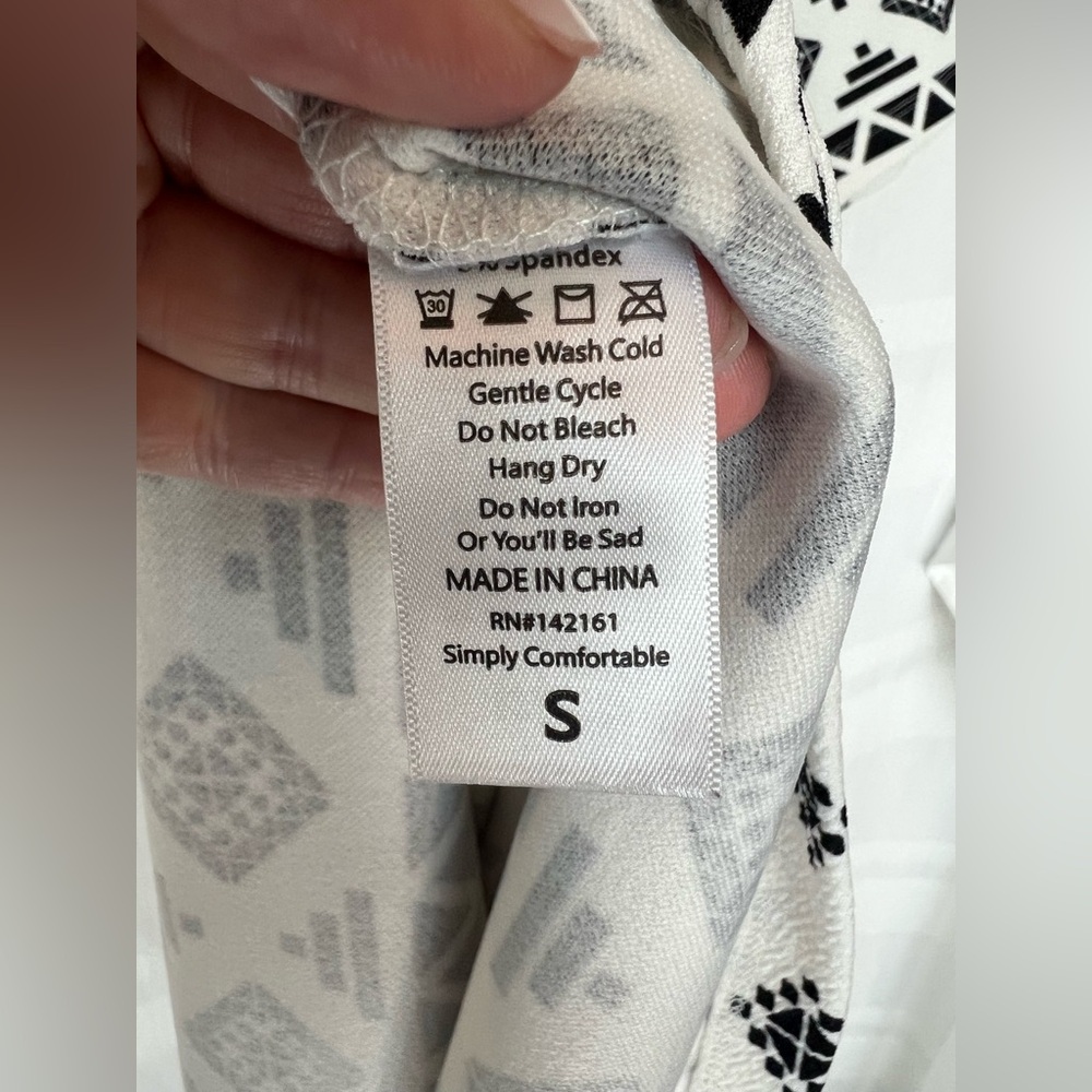 🖤 EUC LULAROE Amelia Tribal Print Pleated Dress | Women’s Small - Picture 10 of 12